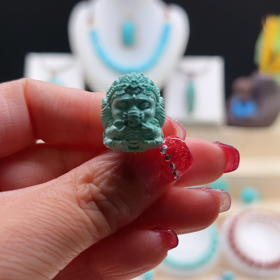 绿松石配饰未镶嵌