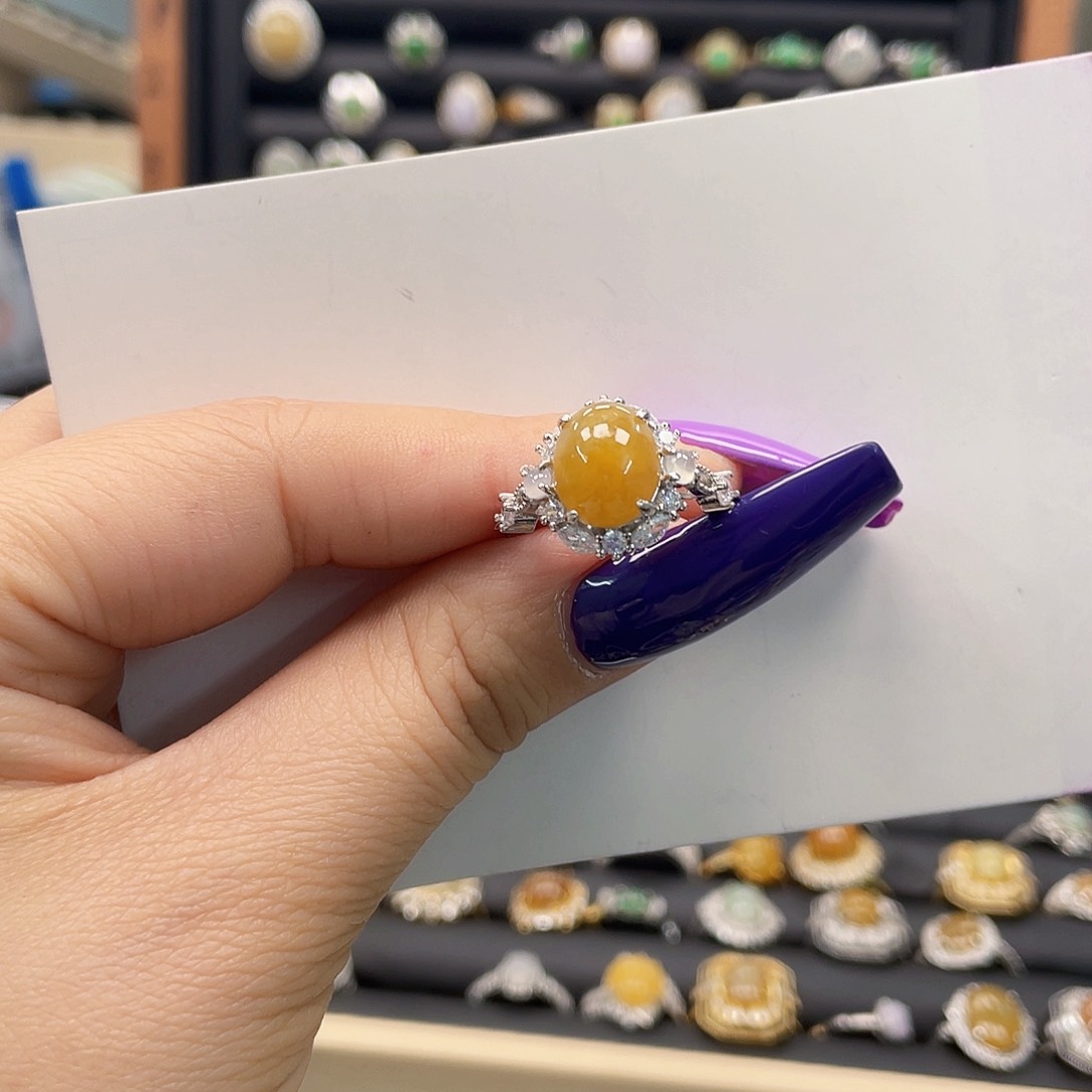 翡翠手镯未镶嵌天然翡翠Ａ货