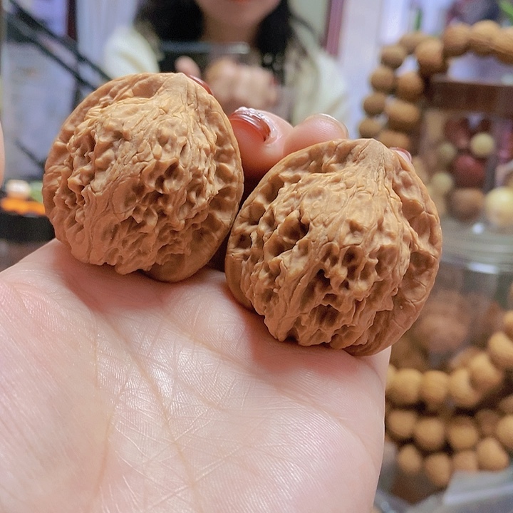 【闪购商品】文玩核桃把件39红狮子