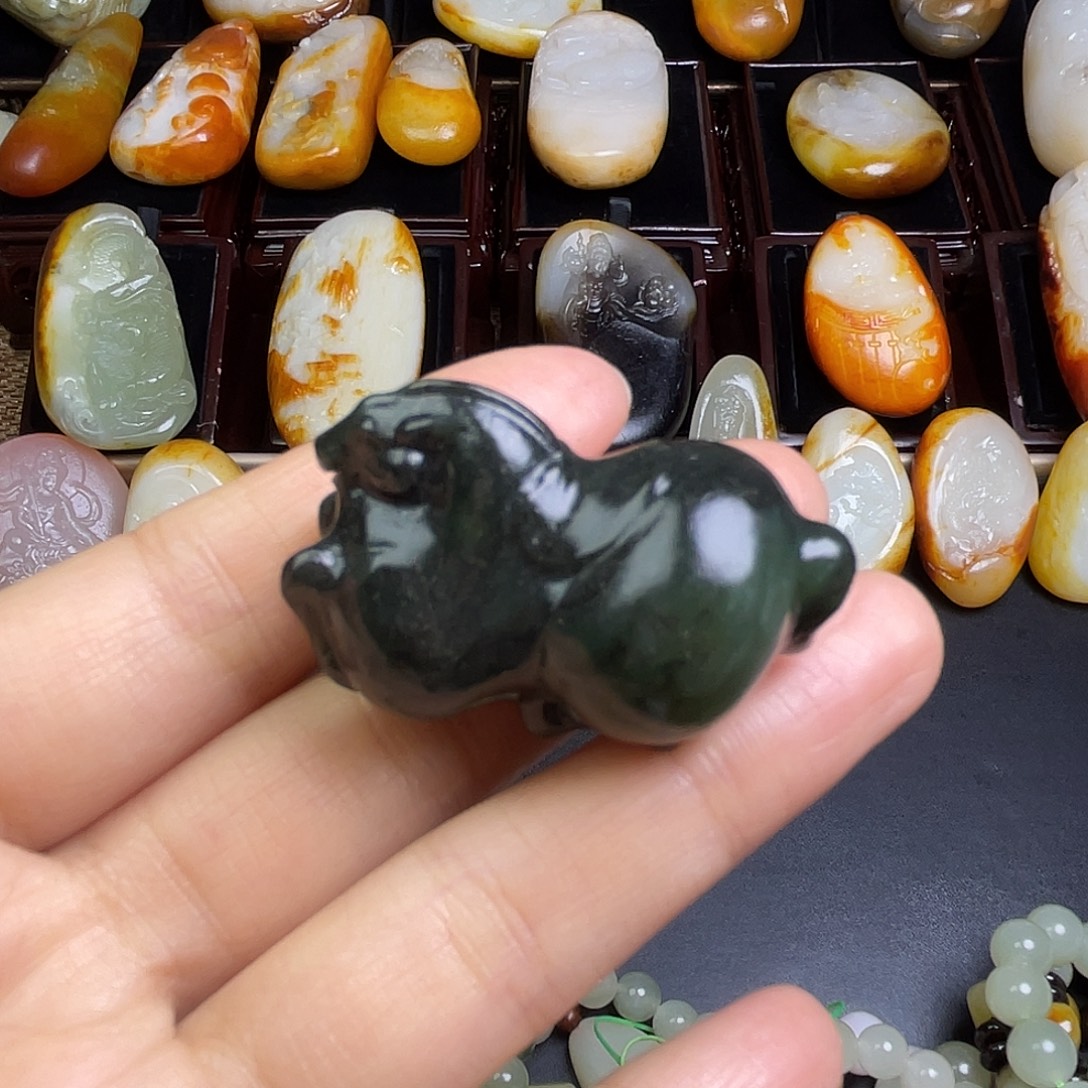 和田玉未镶嵌挂件