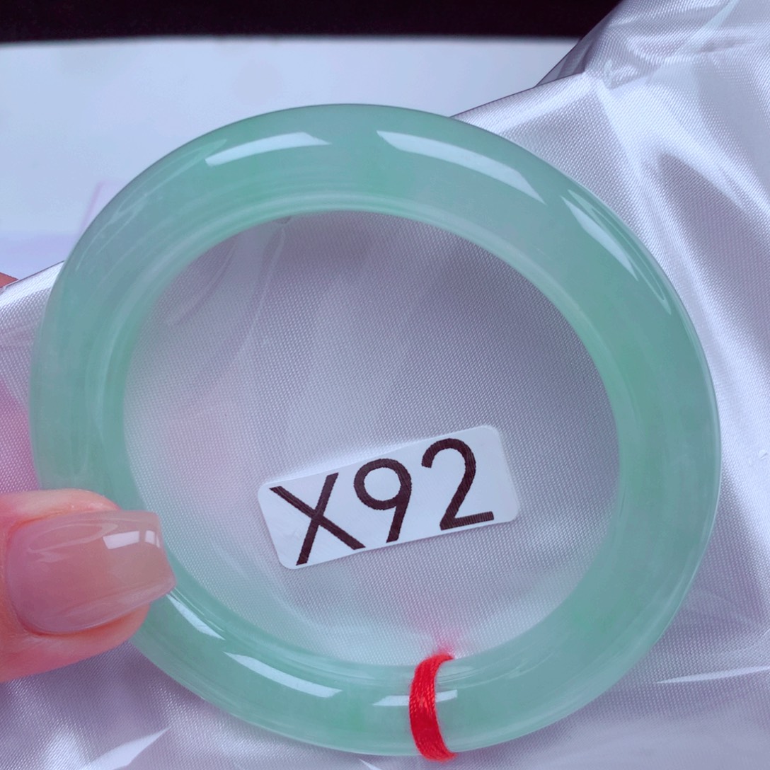 翡翠未镶嵌手镯手镯