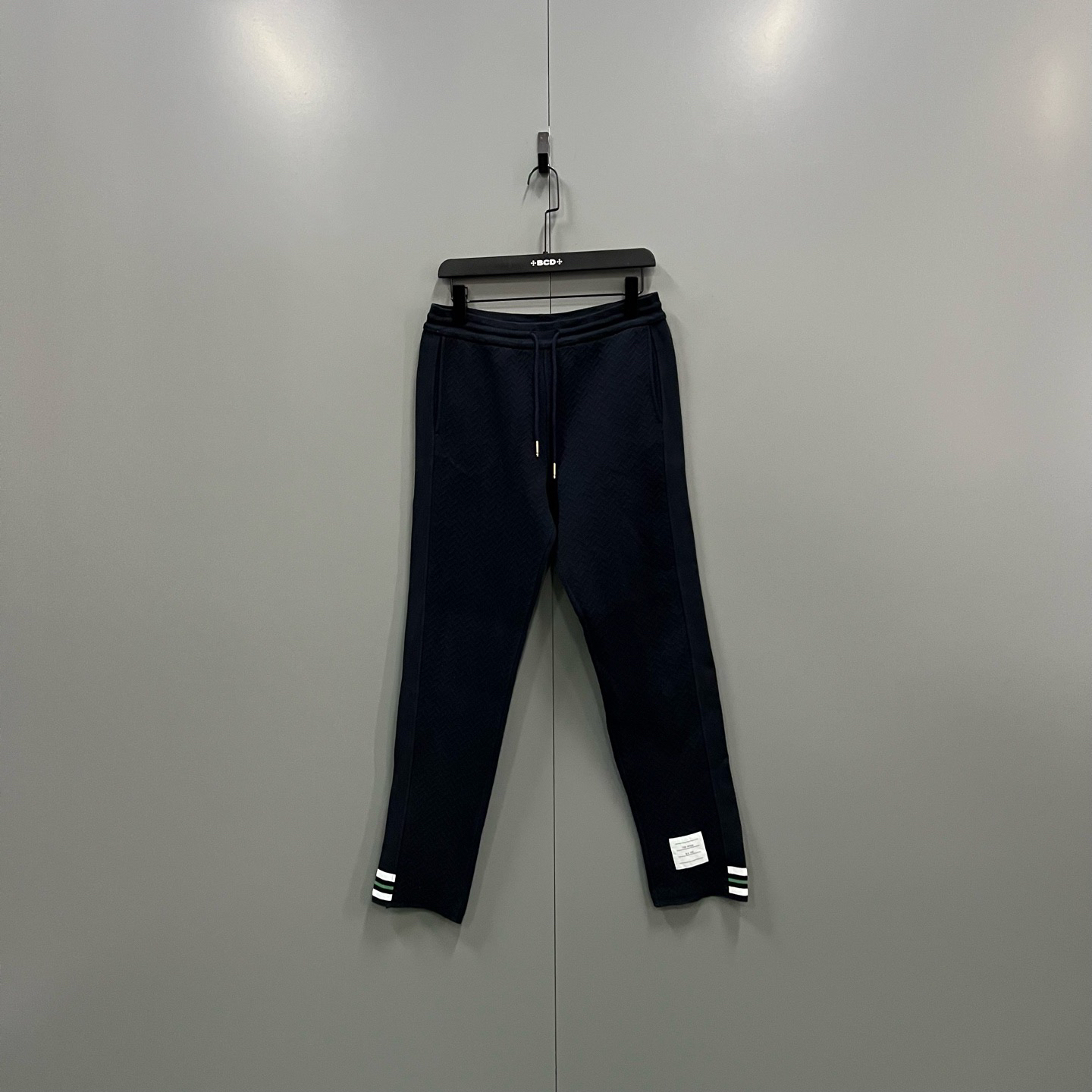 99新 THOMBROWNE (ll) 裤脚条纹中腰运动裤 42码/610179