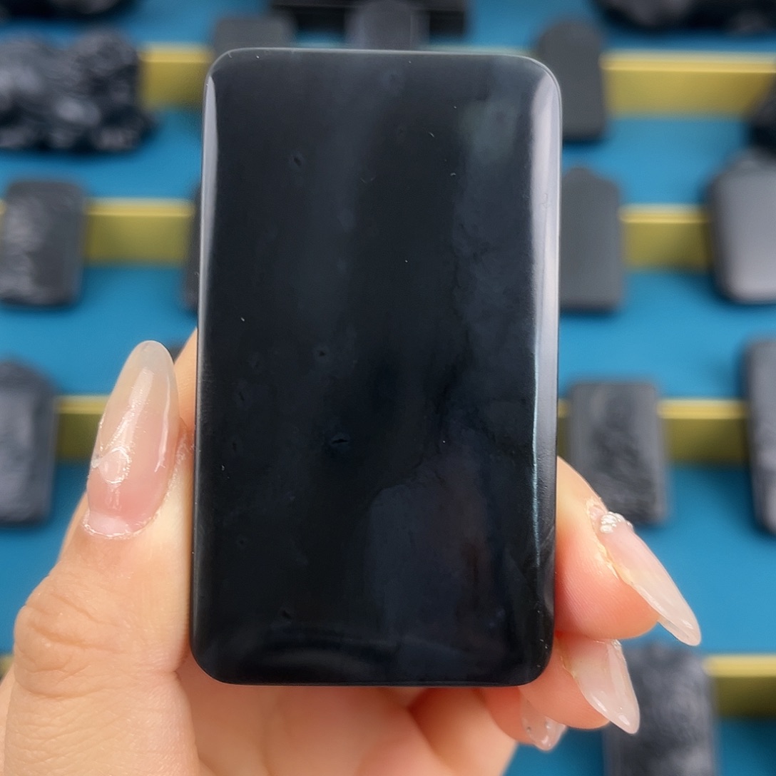 和田玉（墨玉）4、7面包牌未镶嵌