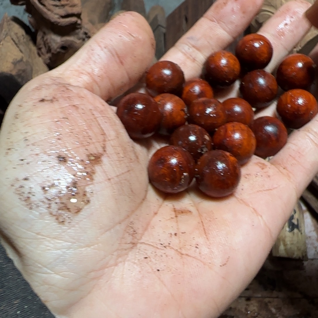 白***_檀香紫檀（小叶紫檀）