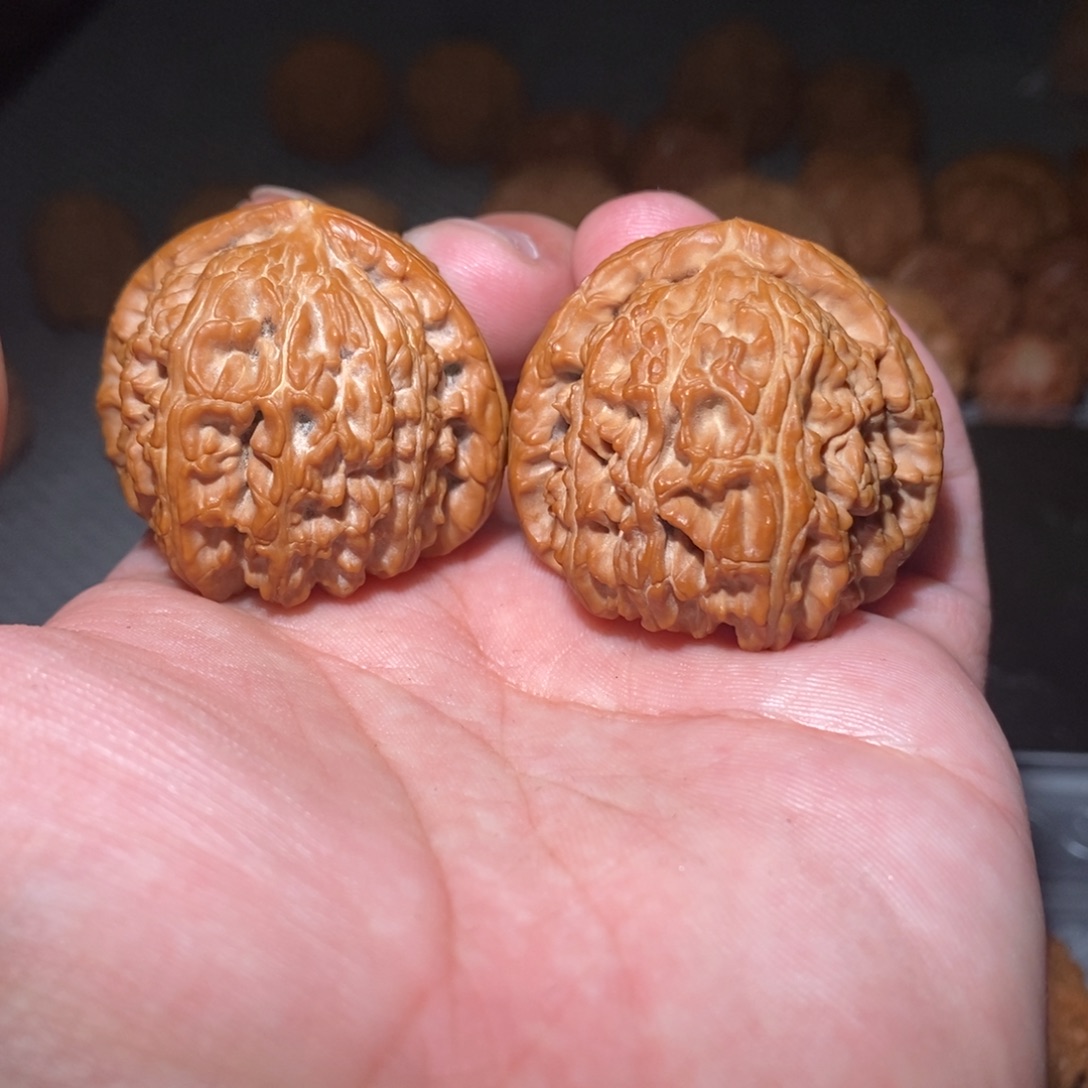 吊坠桃核40三角白