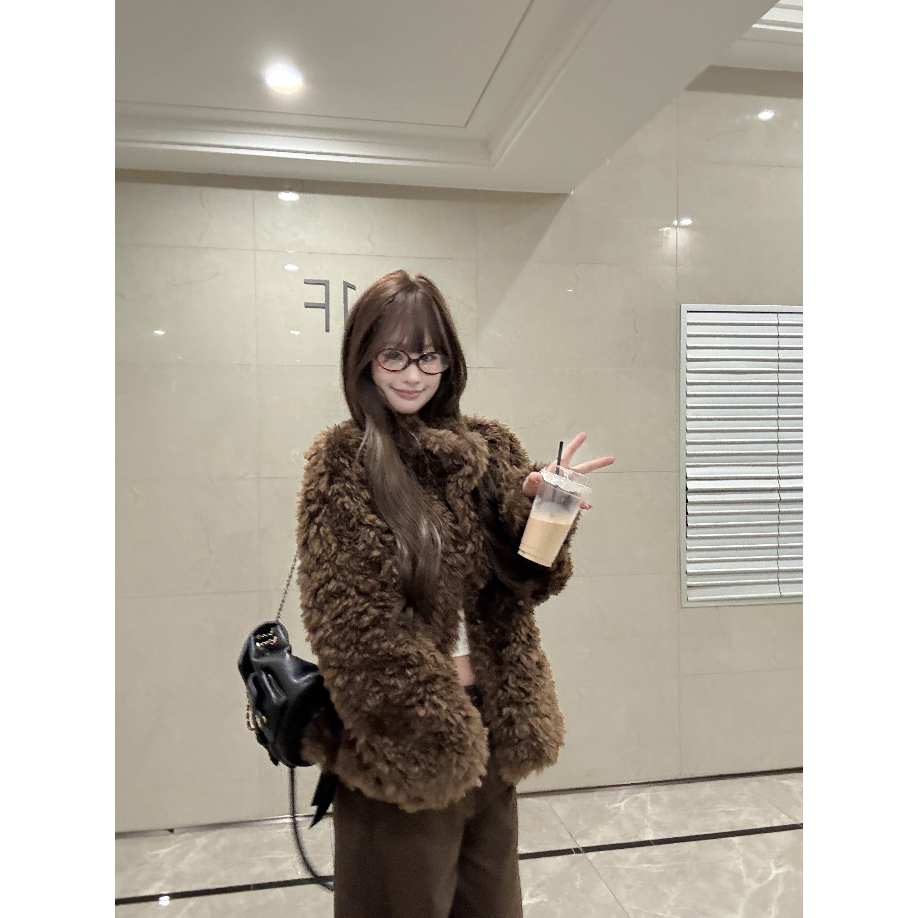 AMYSURE FUR【引力失语】2025秋冬新款绒感时髦毛毛外套8851