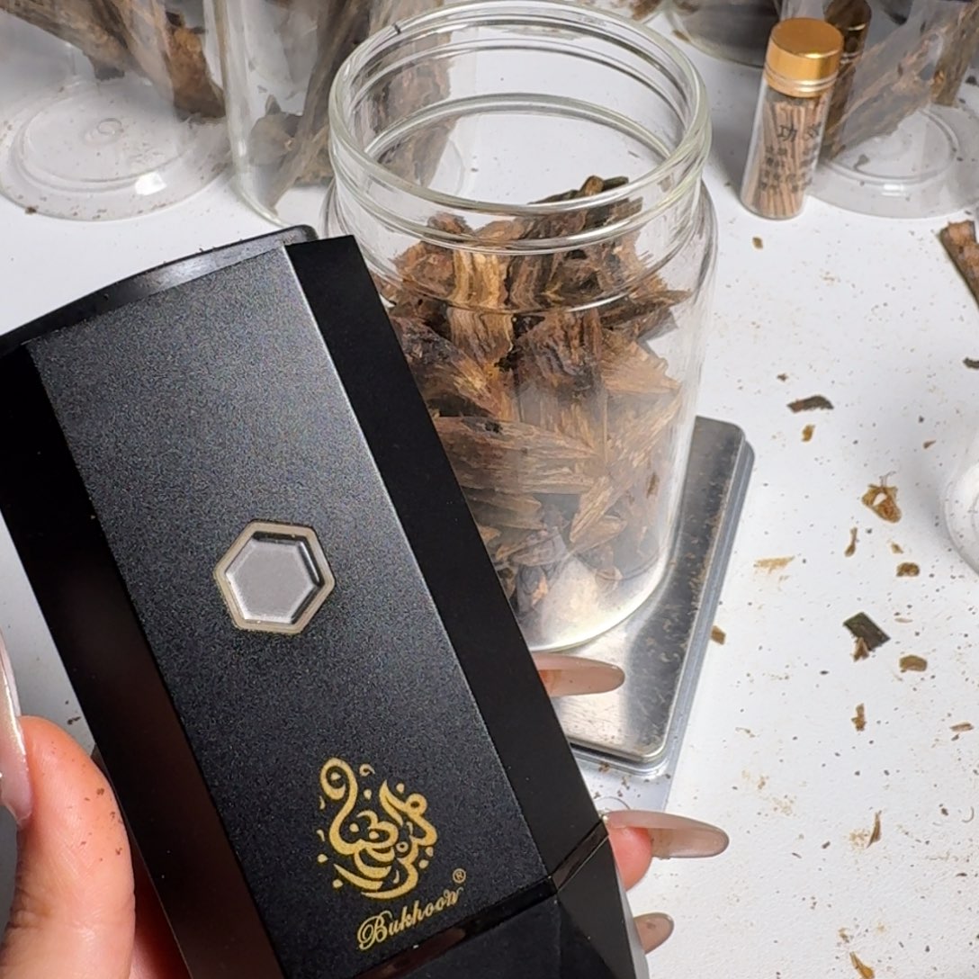 斑纹漆（虎斑木）阮*富陆河漏油料100克送高温炉