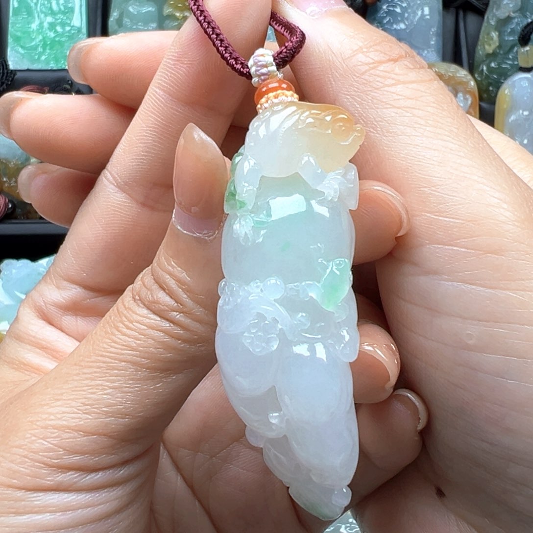 翡翠颈饰未镶嵌佛手瓜