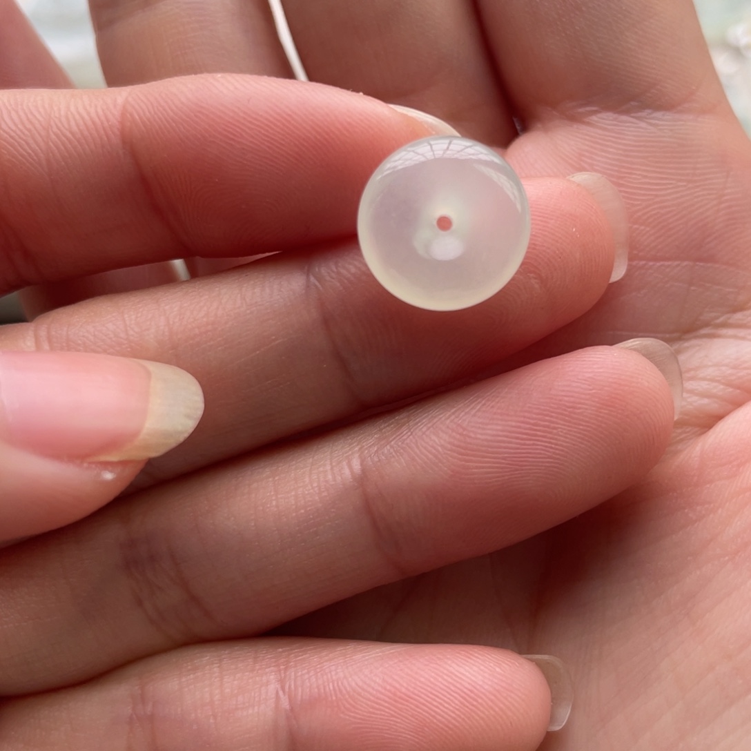 翡翠未镶嵌颈饰迷你小扣子