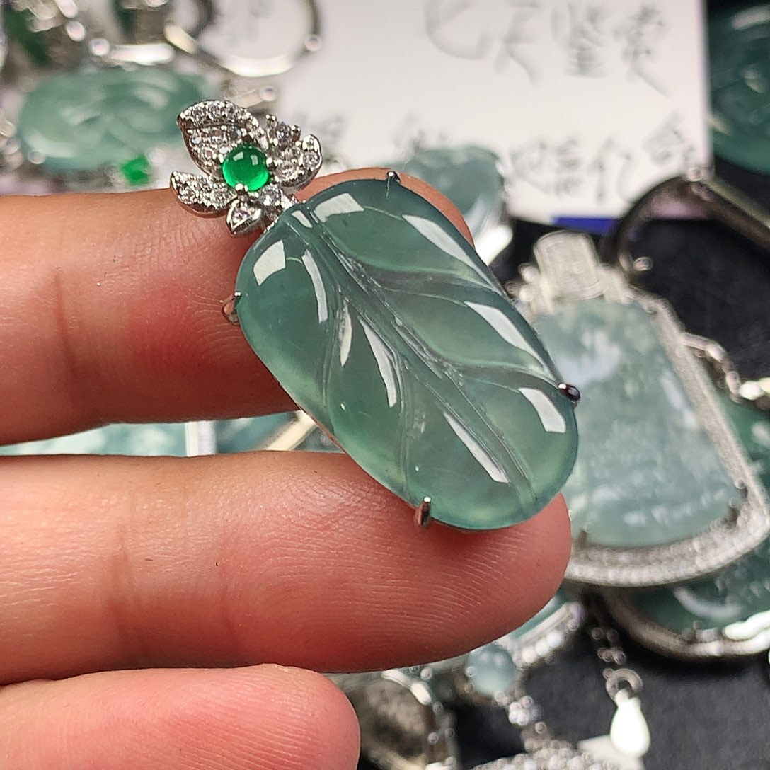 翡翠未镶嵌颈饰叶子