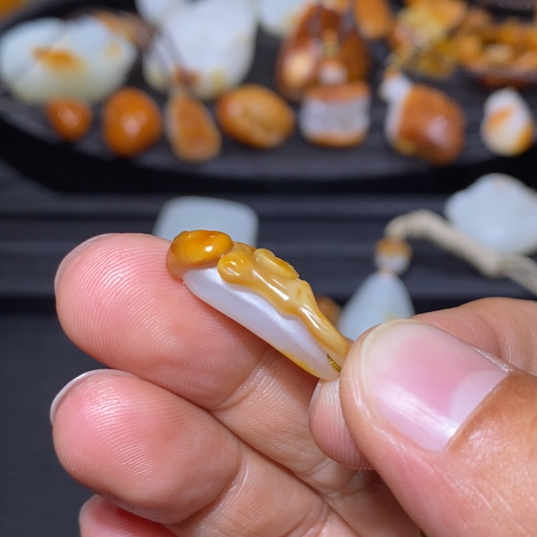 和田玉颈饰未镶嵌