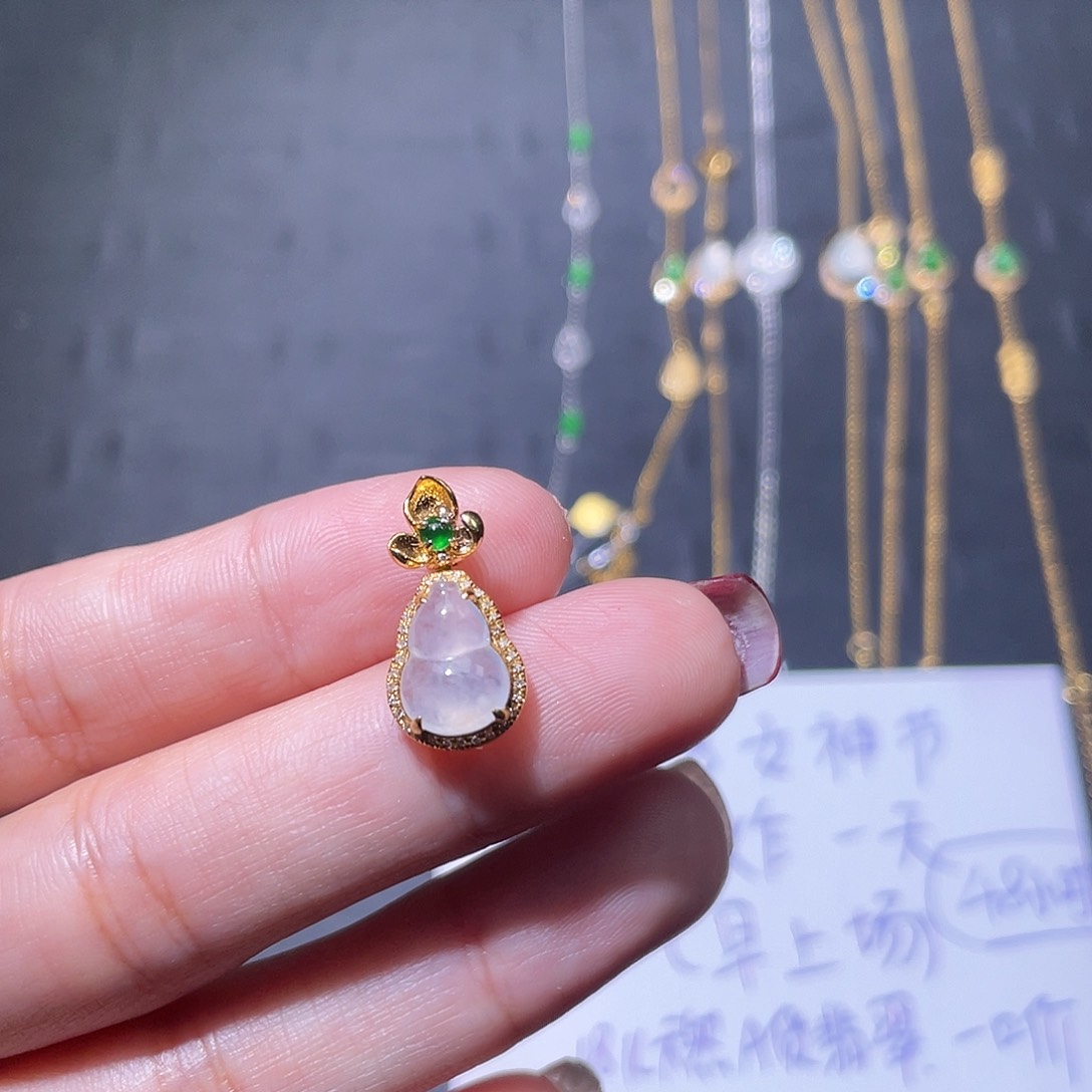 翡翠颈饰18K金镶嵌东****-吊坠