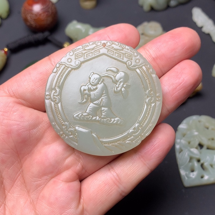 和田玉颈饰未镶嵌