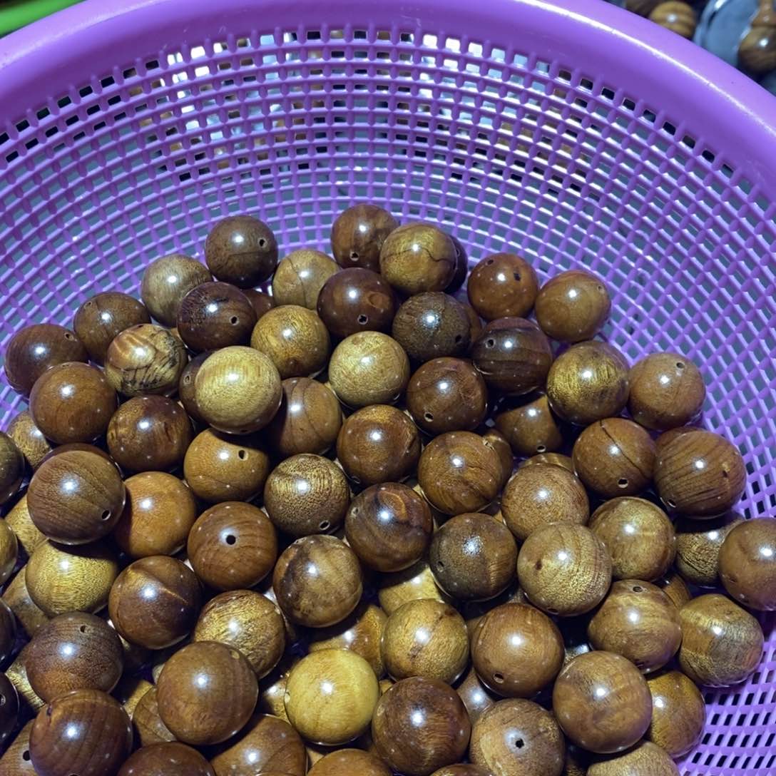 金丝楠J***s小叶1.8散珠半斤微瑕