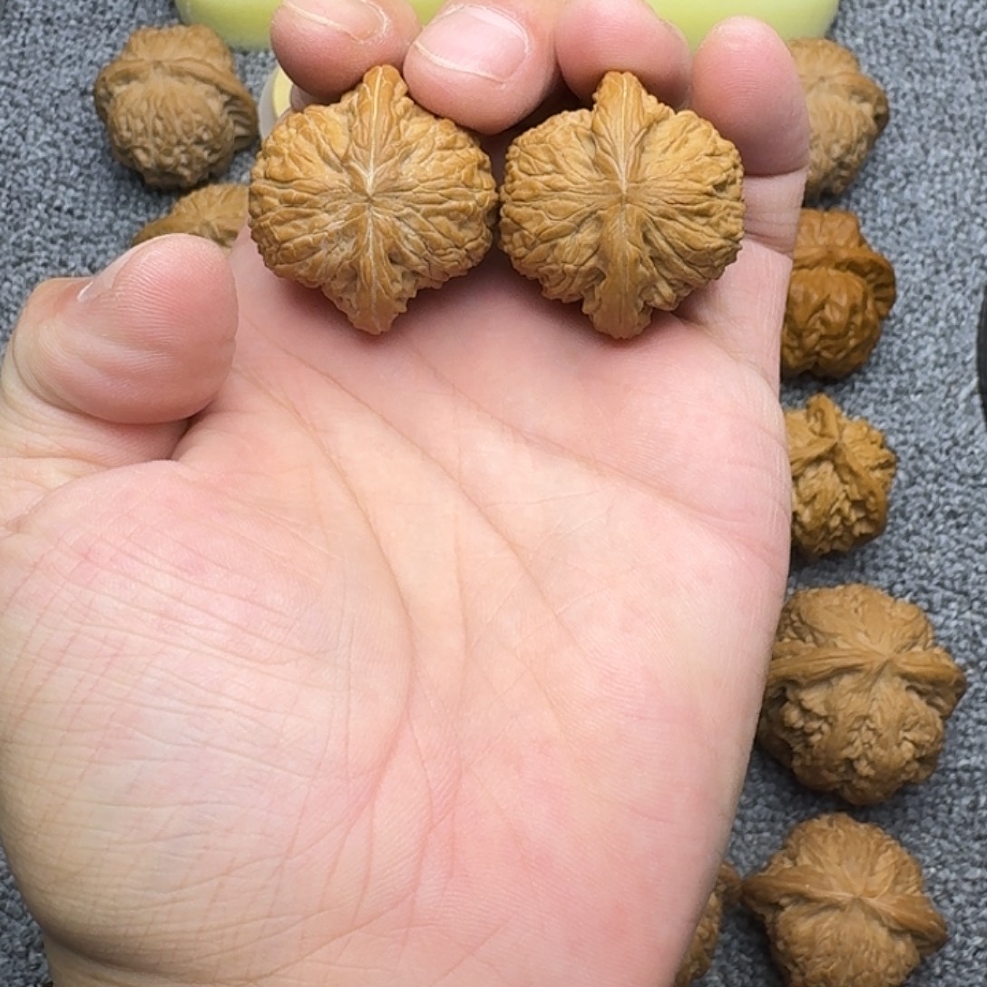 文玩核桃吊坠34尺，磨盘