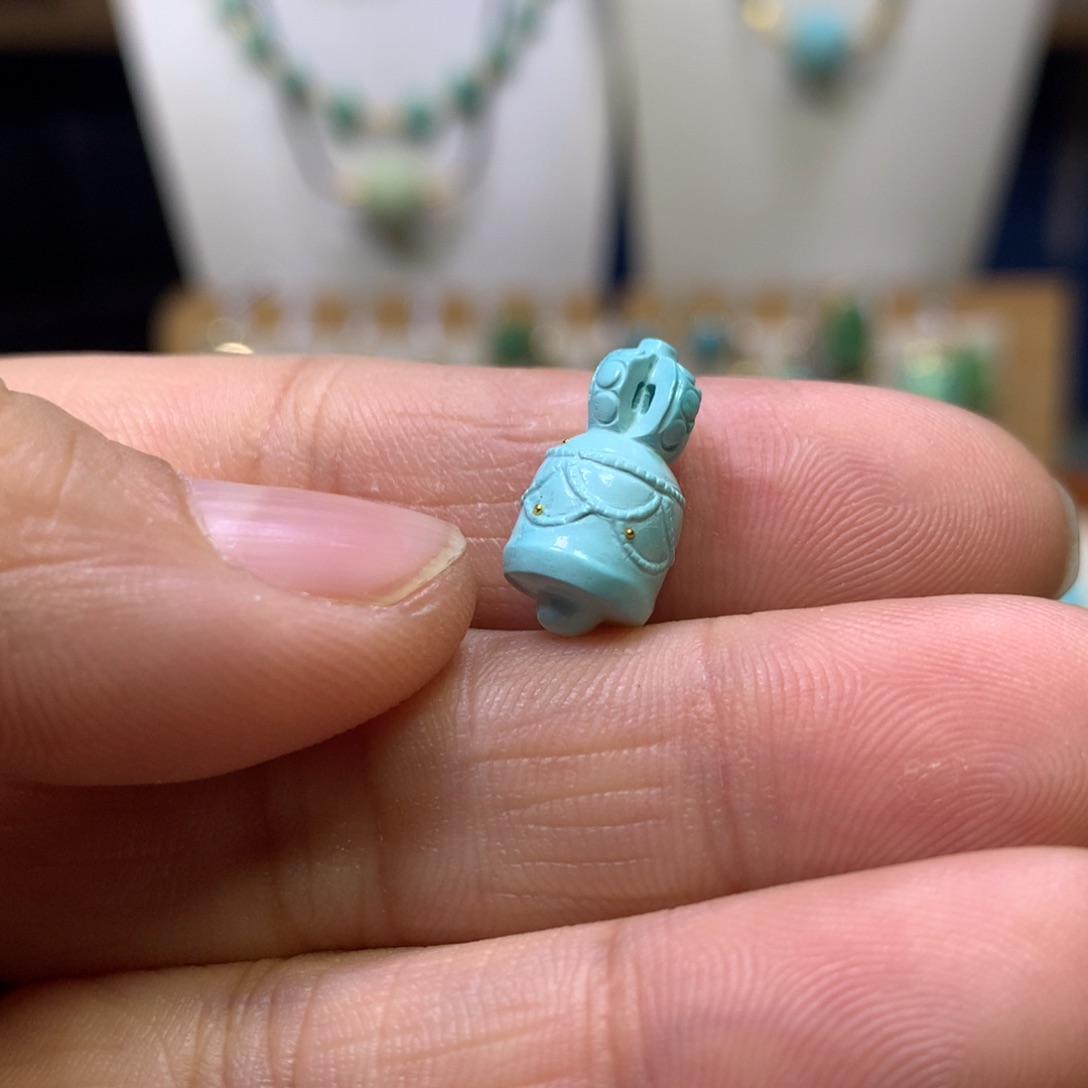 绿松石未镶嵌挂件