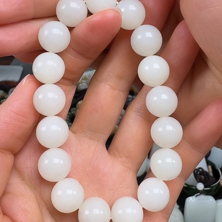 和田玉未镶嵌手串