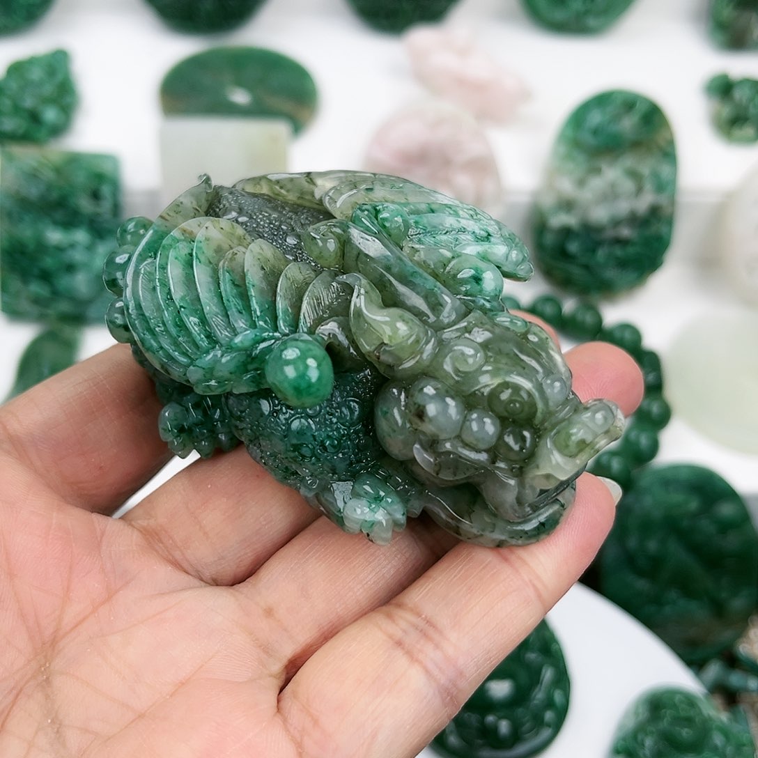 独山玉颈饰未镶嵌