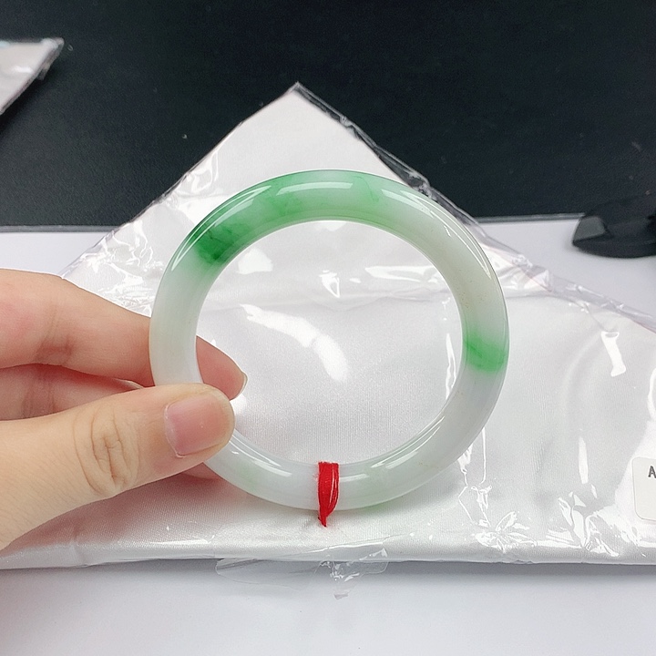 翡翠手镯未镶嵌翡翠326
