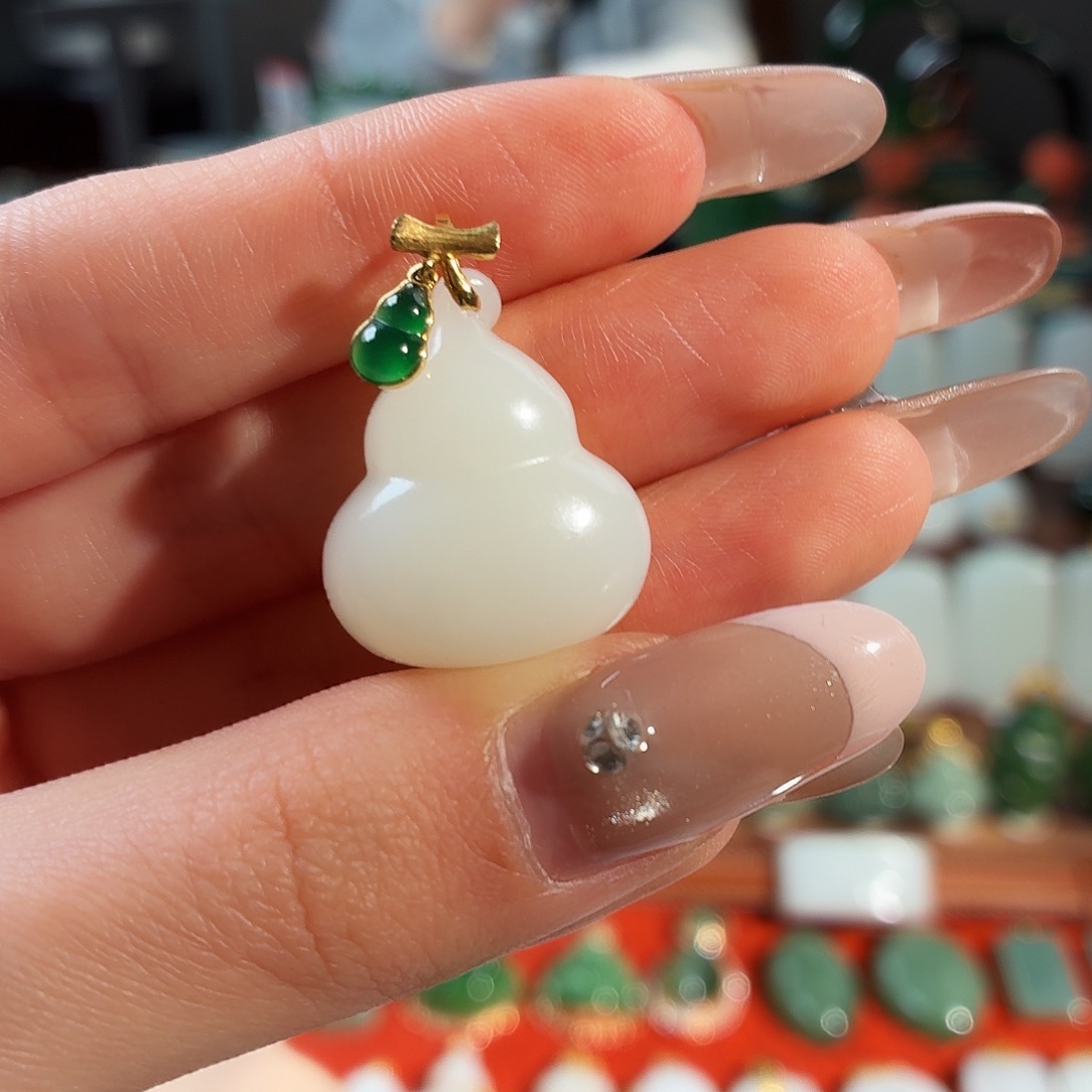 和田玉18K金镶嵌吊坠(不含链)T