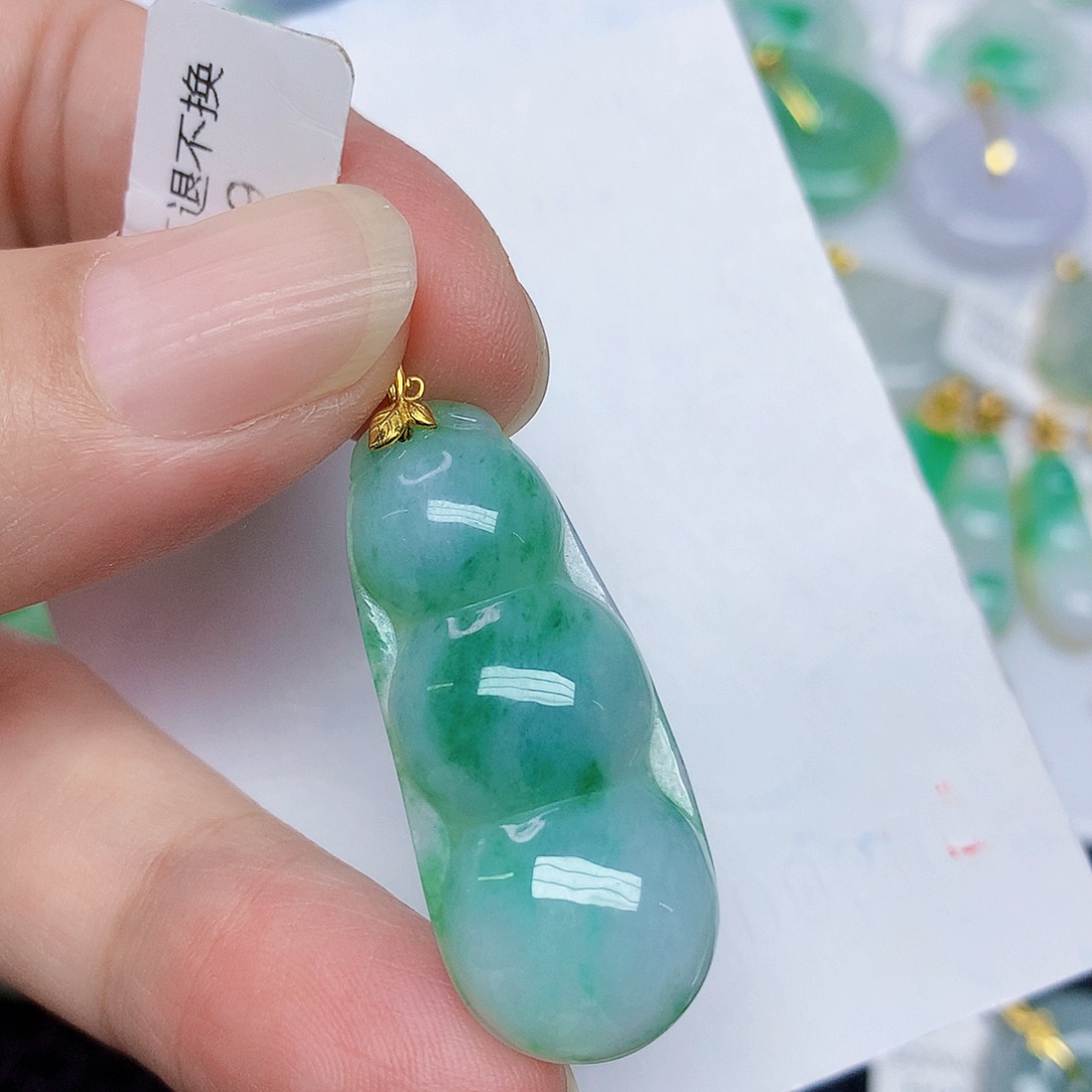 翡翠未镶嵌颈饰45788765