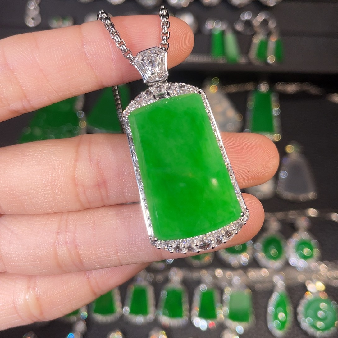 翡翠18K金镶嵌吊坠(不含链)