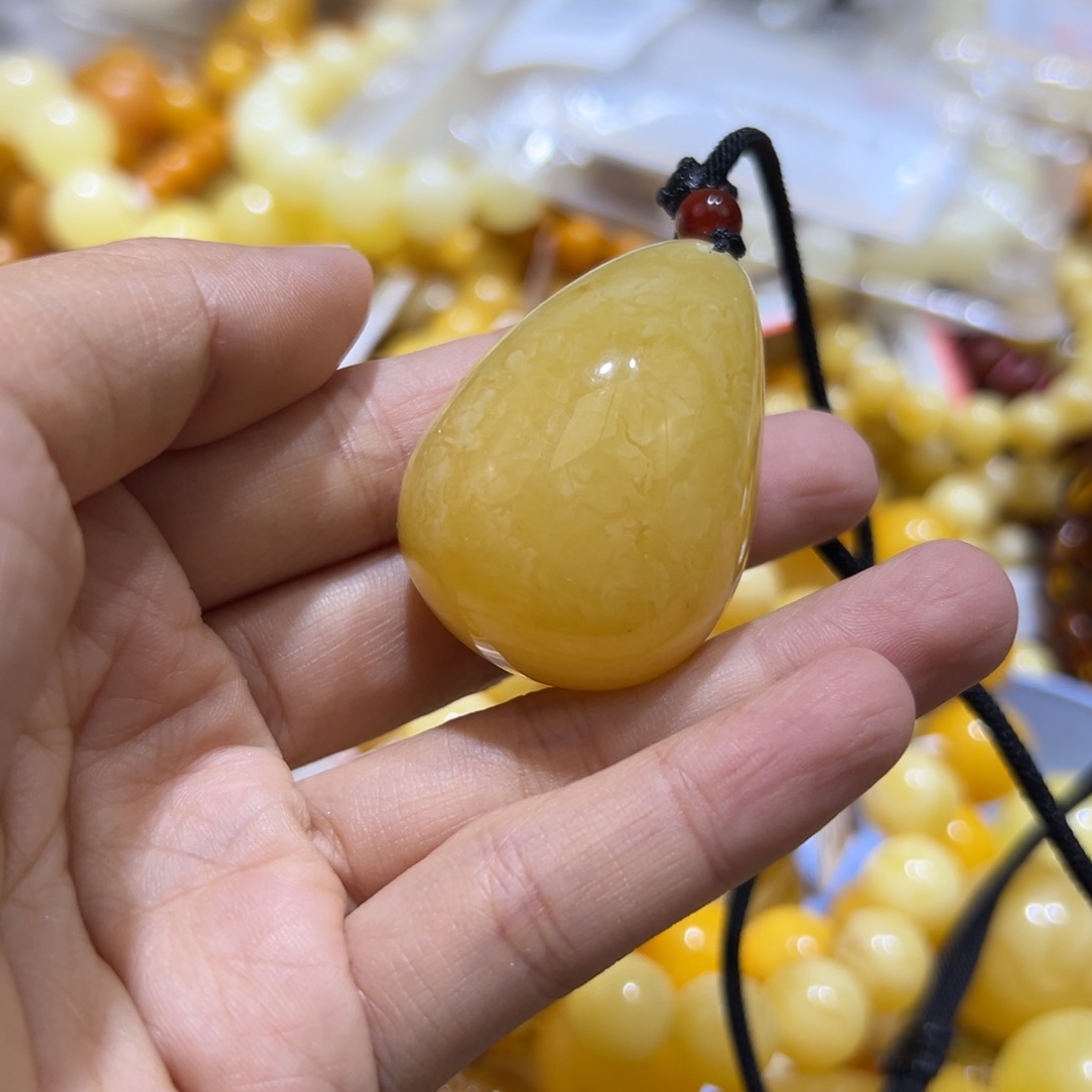 琥珀珠宝奇石未镶嵌