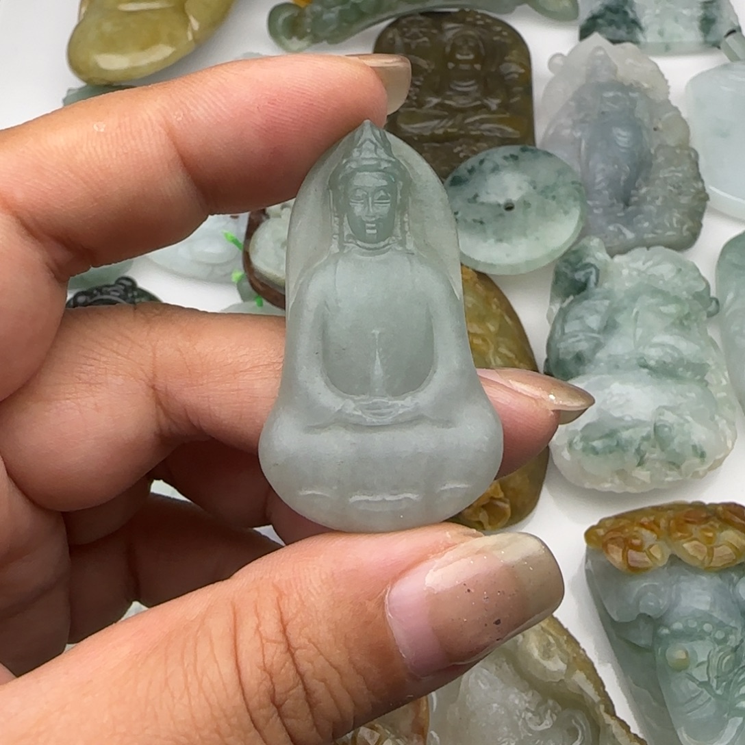大***虎定制翡翠未镶嵌翡翠