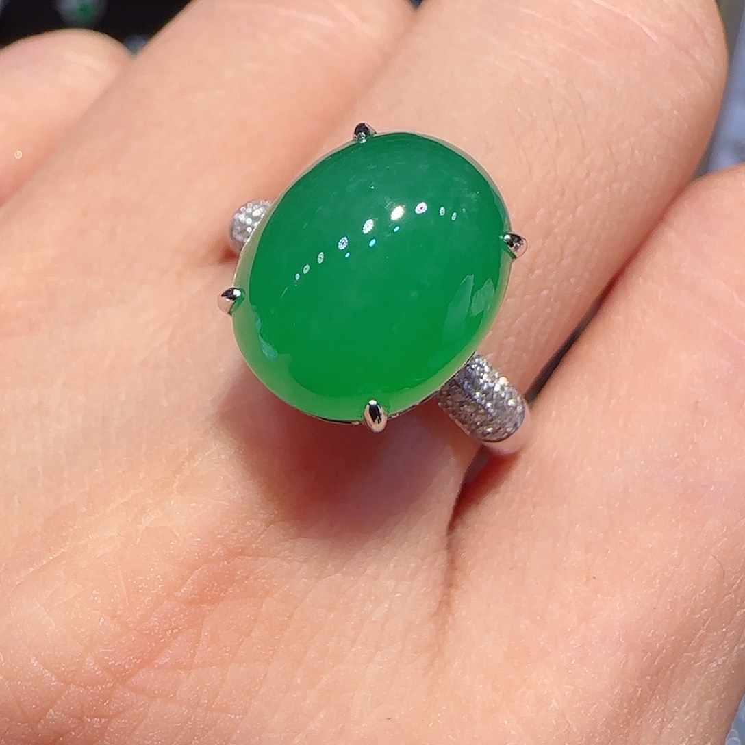 翡翠戒指18K金镶嵌戒指