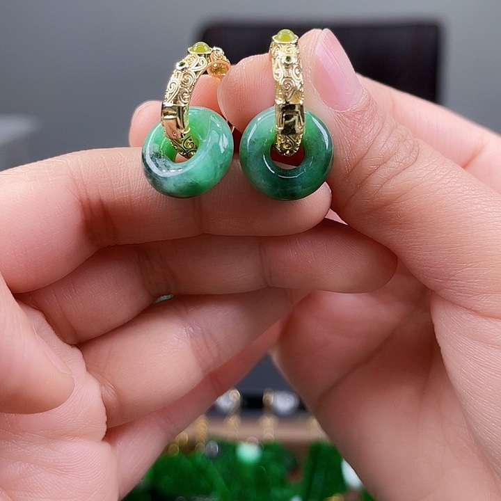 翡翠耳饰未镶嵌饰品