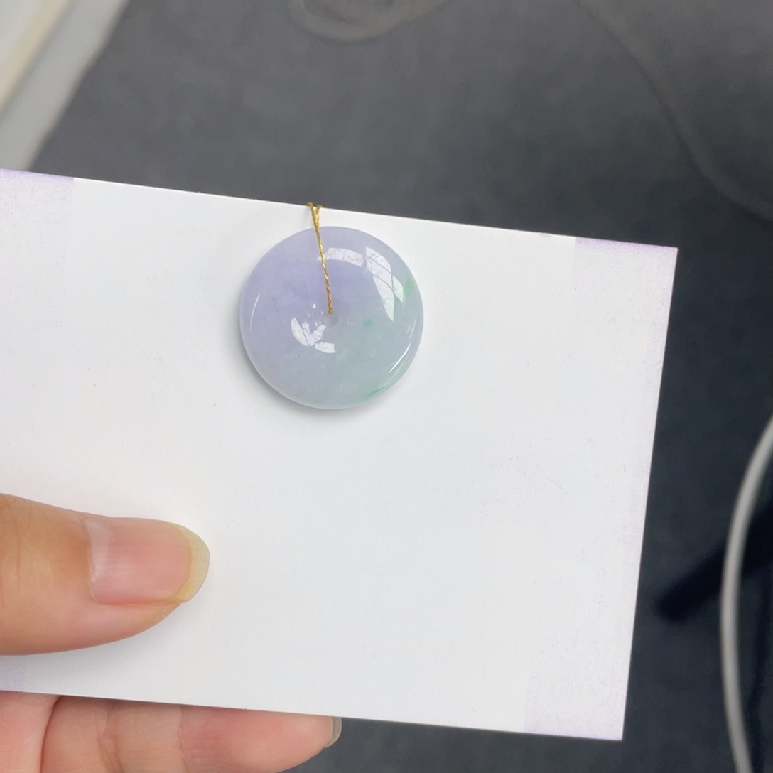 翡翠颈饰未镶嵌平安扣