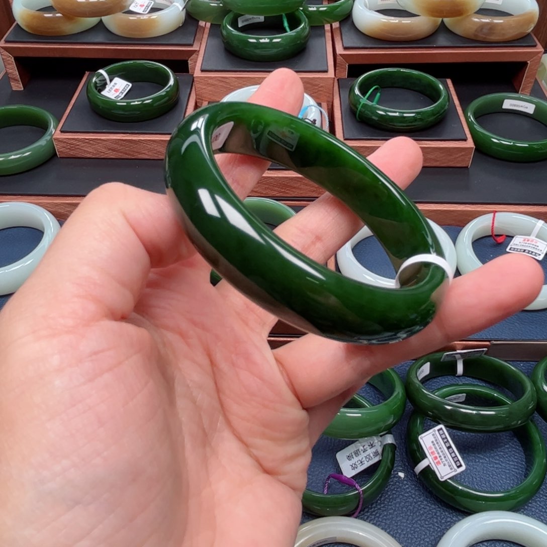 未镶嵌手镯和田玉（碧玉）5859