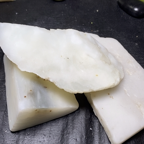 未镶嵌和田玉摆件