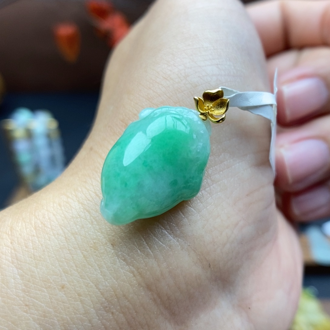 【闪购商品】颈饰18K金镶嵌翡翠18