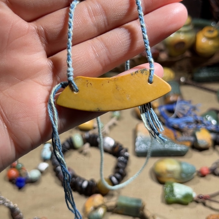 岫岩河磨玉（透闪石质玉）吊坠未镶嵌