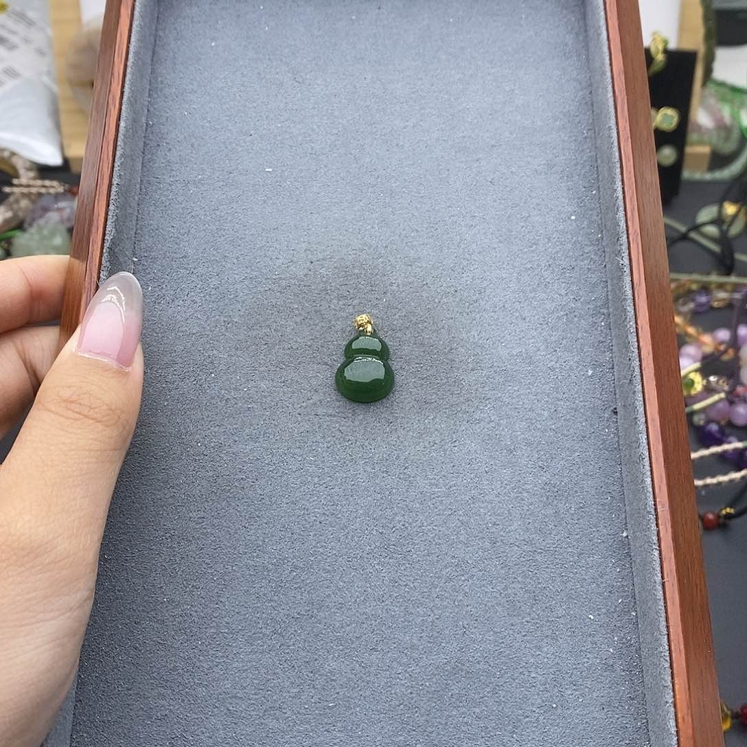 和田玉吊坠(不含链)18K金镶嵌