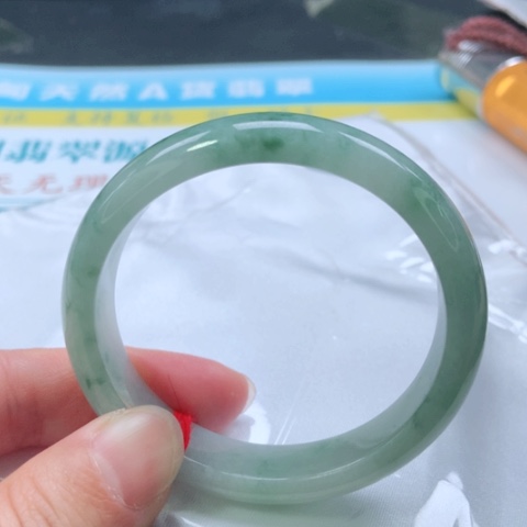 翡翠手镯未镶嵌T**i0530号