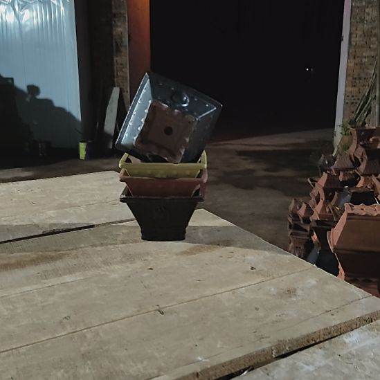 四方斗高11口径18素1黄1棕1黑1共四个瑕