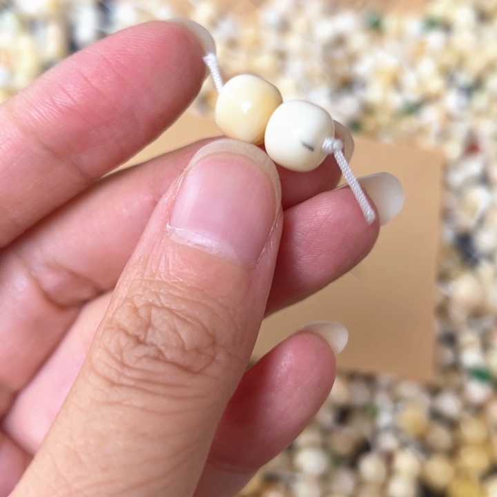 裸石蜜蜡未镶嵌8.4mm一对