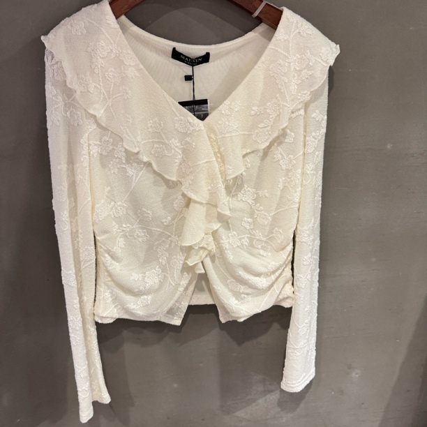 麦寻2025新款XSLCS15A优雅纯欲荷叶边V领蕾丝小衫修身显瘦上衣