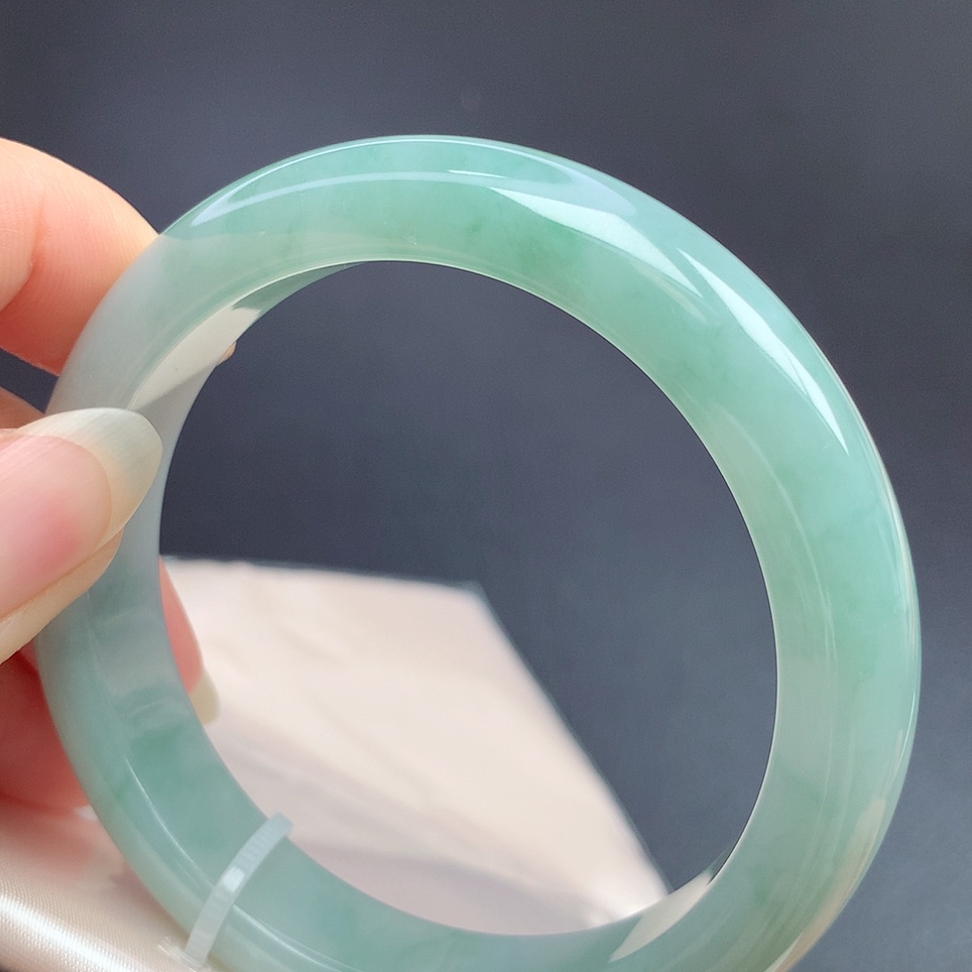 翡翠未镶嵌手镯55.6圈口