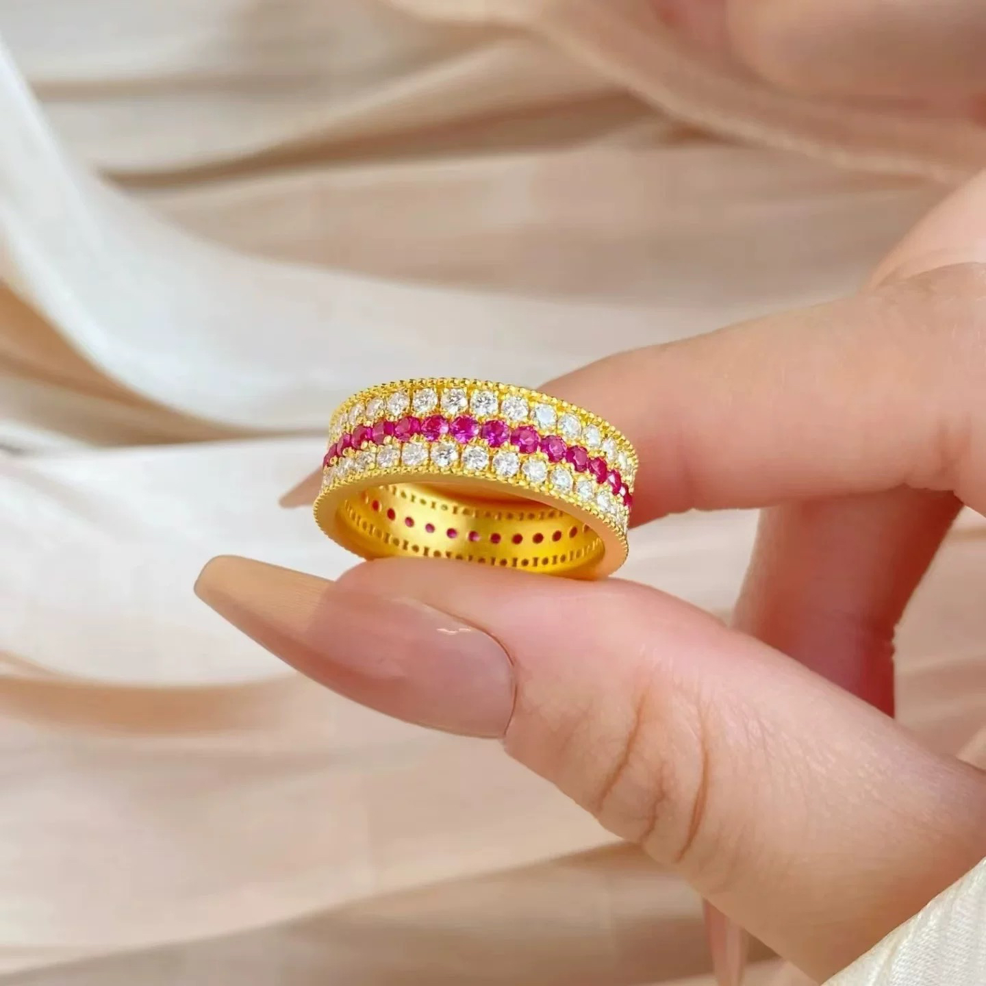 铜合金仿水晶戒指 新中式国潮风 精美点钻红色闭口戒指