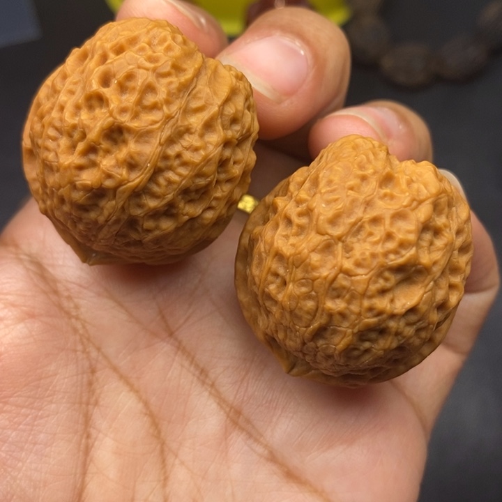 文玩核桃吊坠40尺蛇皮元宝