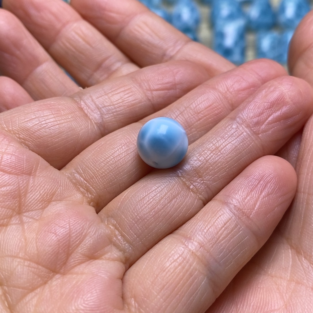 ****一针钠钙石（海纹石）未镶嵌颈饰