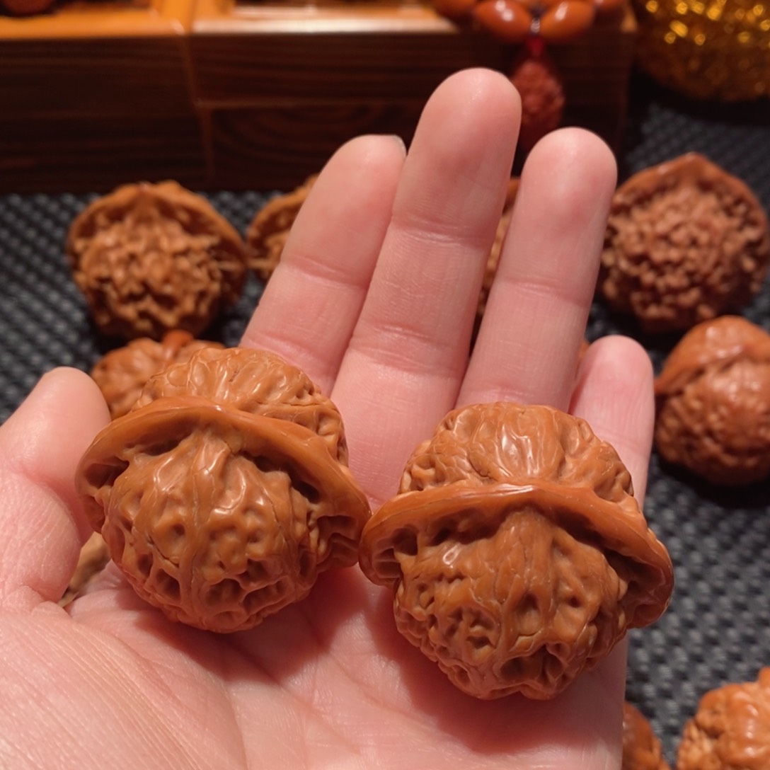 文玩核桃把件宫灯