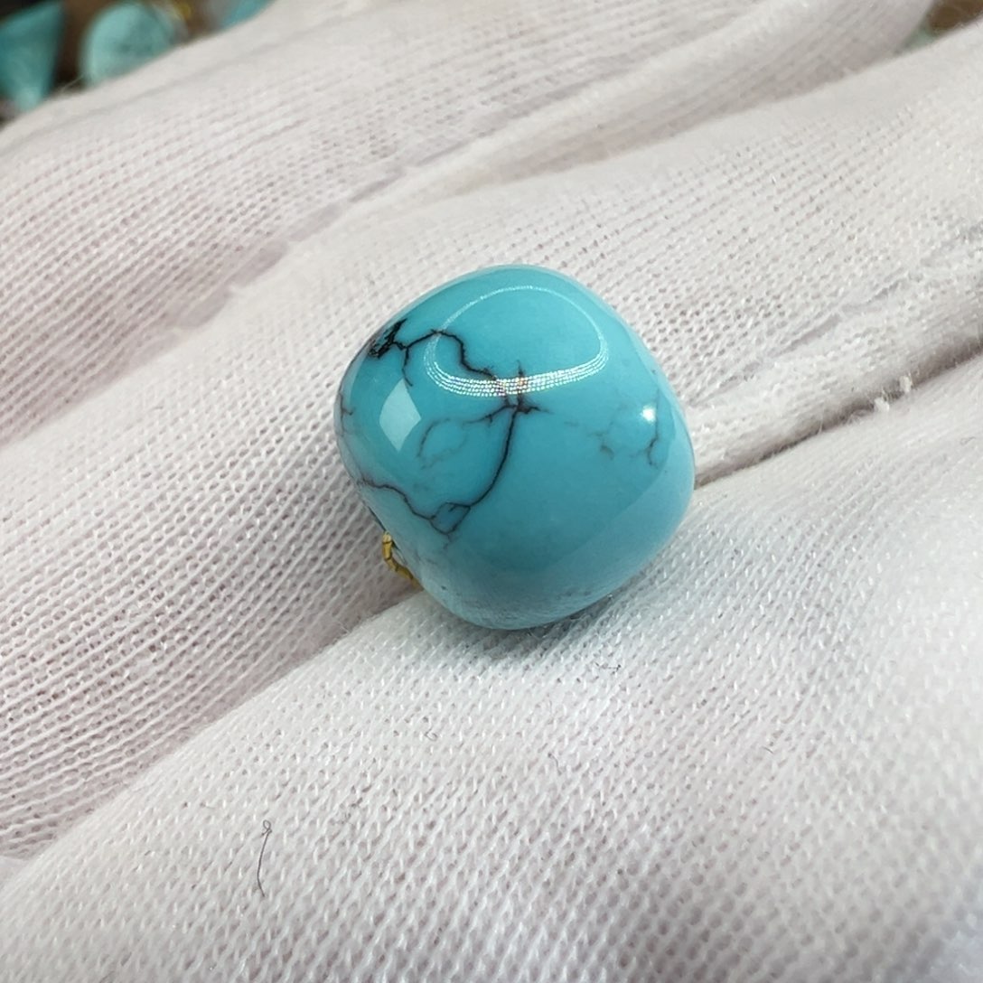 绿松石配饰未镶嵌