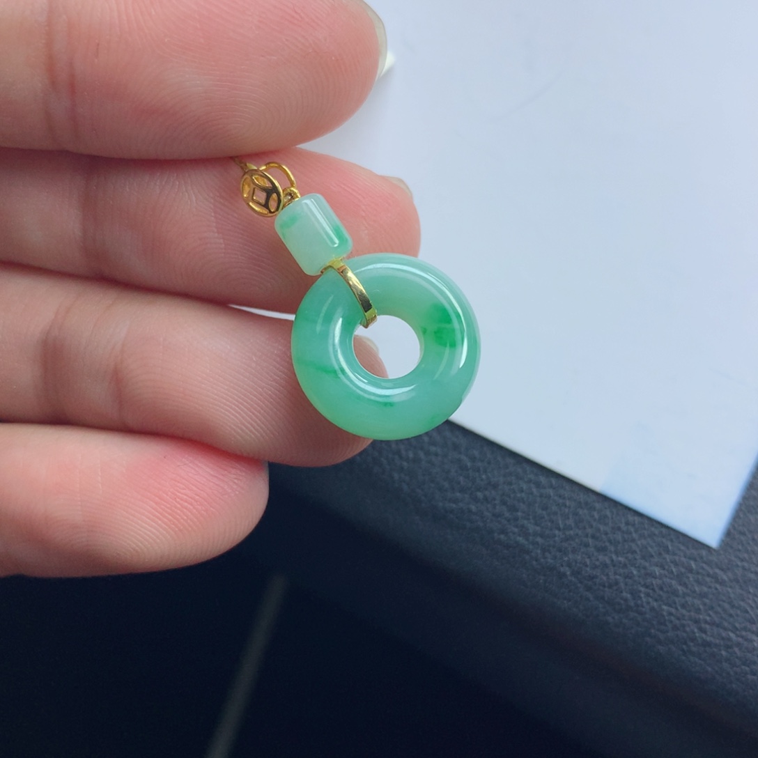 翡翠颈饰未镶嵌甜甜圈