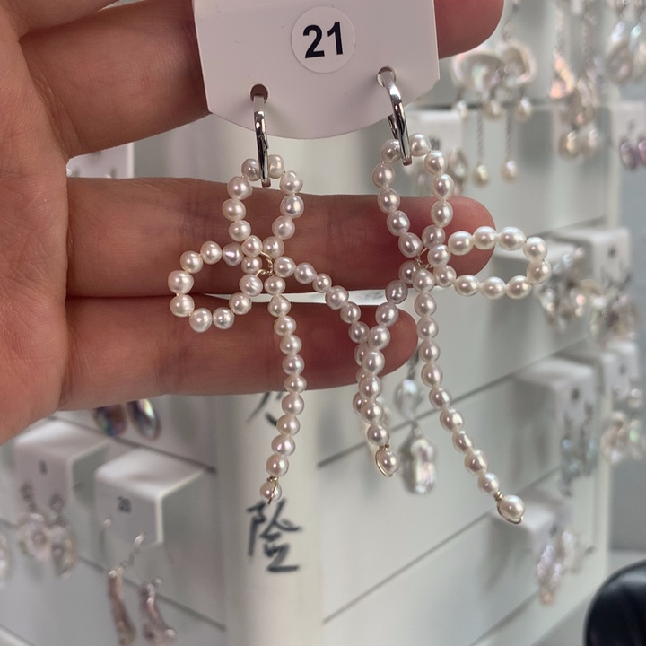 无非金属巴洛克花瓣耳饰