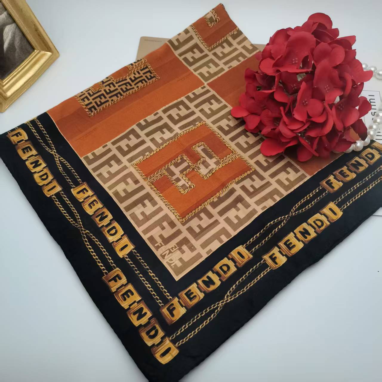 99新 FENDI/芬迪  海囤/芬迪/丝巾/xh93522