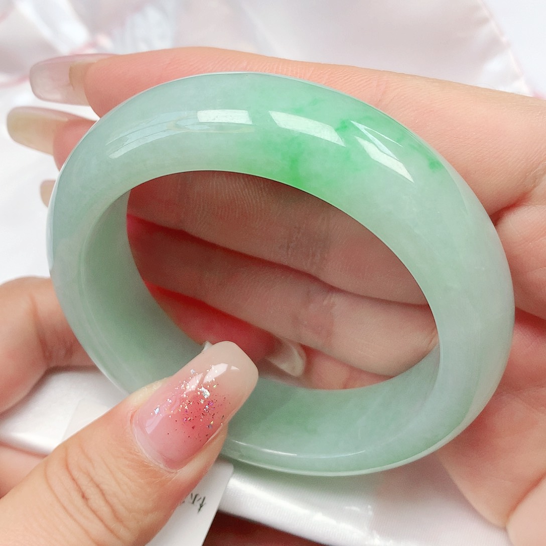 翡翠手镯未镶嵌抖音90